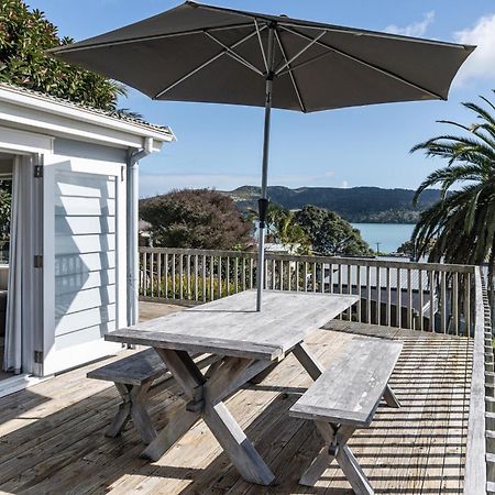 Tawatahi Cottage Raglan Exterior photo