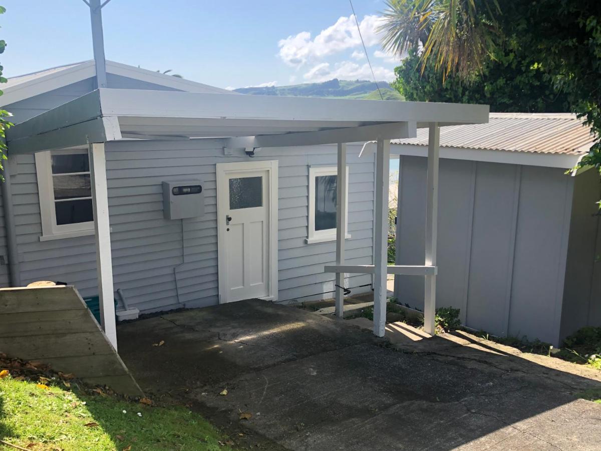 Tawatahi Cottage Raglan Exterior photo