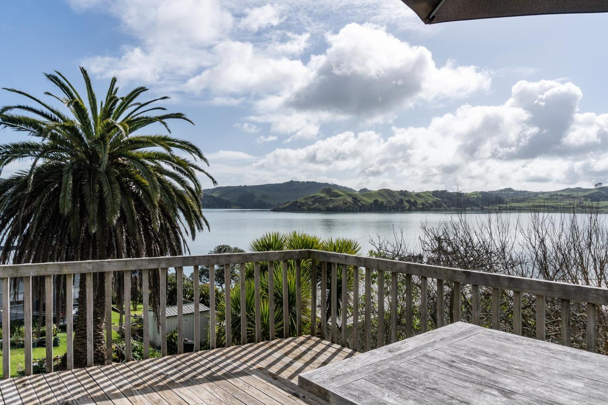 Tawatahi Cottage Raglan Exterior photo